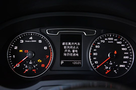2015款奥迪Q3 35TFSI 300万纪念舒享版