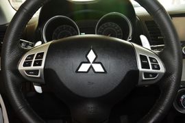 2015款三菱翼神2.0L CVT旗舰型