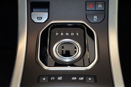 2015款路虎揽胜极光2.0T五门致享版