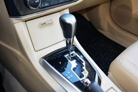 2014款丰田卡罗拉1.8L CVT至高版