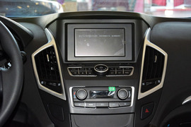 2015款东风风神AX7 2.0L手动智悦型