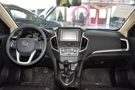 2015款东风风神AX7 2.0L手动智悦型