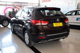 2015款东风风神AX7 2.0L手动智悦型