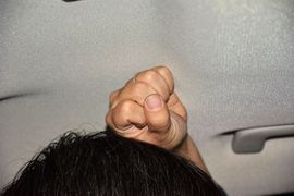 后排头部空间
