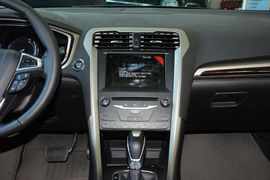 2013款福特蒙迪欧2.0L GTDi200豪华型