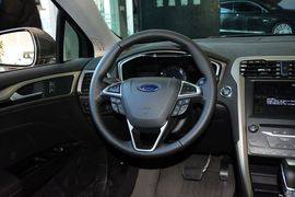 2013款福特蒙迪欧2.0L GTDi200豪华型