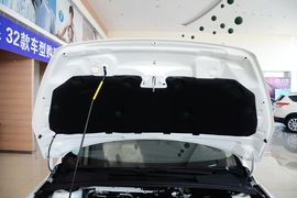 2015款福特福克斯三厢1.6L手动舒适型