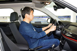 2014款宝马X1 sDrive18i时尚型