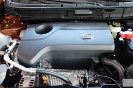 2015款日产奇骏2.5L XL领先MAX版