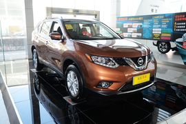 2015款日产奇骏2.5L XL领先MAX版