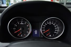 2015款哈弗H6升级版1.5T手动两驱精英型 蓝标