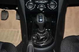 2016款雪铁龙经典世嘉1.6L手动品尚型