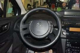 2016款雪铁龙经典世嘉1.6L手动品尚型