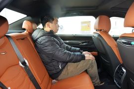 后排空间