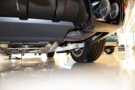 2016款路虎揽胜运动版5.0 V8 SVR