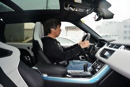 2016款路虎揽胜运动版5.0 V8 SVR