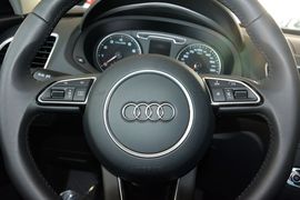 2015款奥迪Q3 30TFSI舒适型