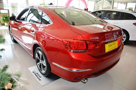 2015款本田思铂睿2.4L尊贵版