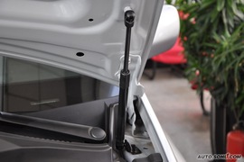 起亚VQ威客2.7L手自一体豪华型