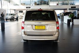 2014款克莱斯勒大捷龙3.6L舒适版