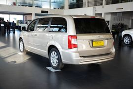 2014款克莱斯勒大捷龙3.6L舒适版