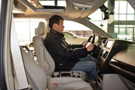 2014款克莱斯勒大捷龙3.6L舒适版