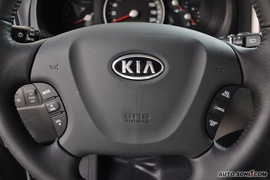 起亚VQ威客2.7L手自一体豪华型