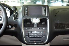 2014款克莱斯勒大捷龙3.6L舒适版