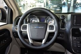 2014款克莱斯勒大捷龙3.6L舒适版