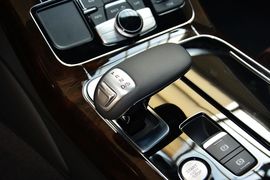 2016款奥迪A8L 30FSI舒适型