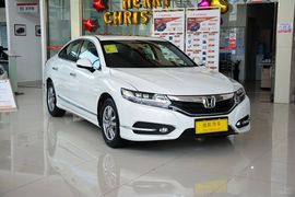 2015款本田思铂睿2.0L尊贵版