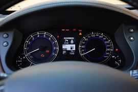 2015款英菲尼迪QX50 2.5L舒适版