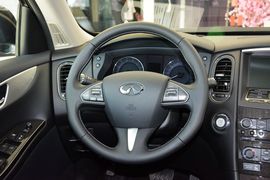 2015款英菲尼迪QX50 2.5L舒适版