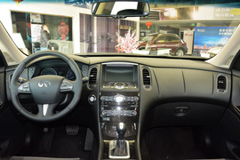 2015款英菲尼迪QX50 2.5L舒适版