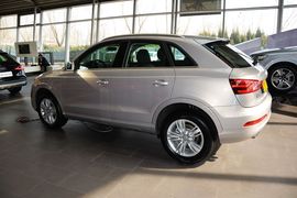 2015款奥迪Q3 35TFSI quattro纪念舒享版