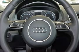 2015款奥迪Q3 35TFSI quattro纪念舒享版