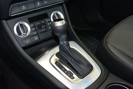 2015款奥迪Q3 35TFSI quattro纪念舒享版