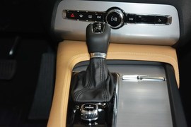 2016款沃尔沃XC90 2.0T T5智逸版 5座