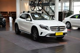 2016款奔驰GLA220 4MATIC时尚型