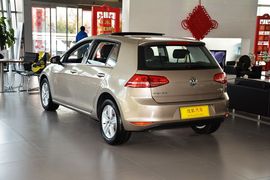 2016款大众高尔夫1.6L自动舒适型