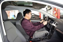 2016款大众高尔夫1.6L自动舒适型
