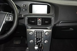 2016款沃尔沃V40 2.0T T4智雅版