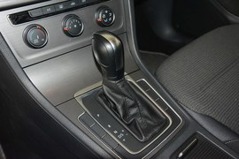 2016款大众高尔夫1.6L自动舒适型
