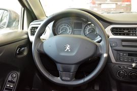 2016款标致301 1.6L手动舒适版