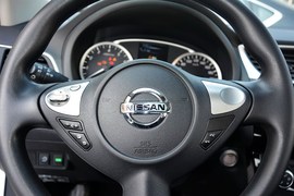 2016款日产轩逸1.6XV CVT智尊版