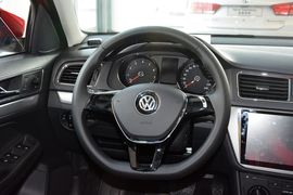 2015款大众朗行230TSI DSG舒适版