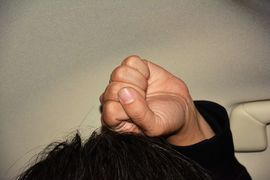 后排头部空间