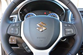 2015款铃木锋驭1.6L手动两驱精英型