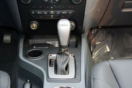 2016款福特撼路者2.0T汽油自动两驱豪华版