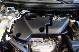 2016款雷诺科雷傲2.5L两驱舒适运动版